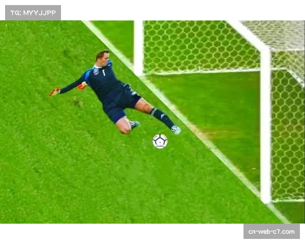 兰斯主场0-0闷平布雷斯特，双方门将各献关键扑救